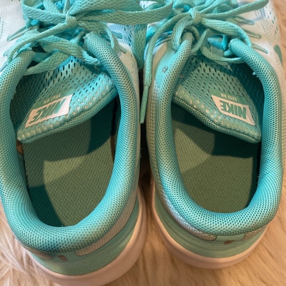 Nike free Run Mint Green Sneakers - Picture 6 of 7